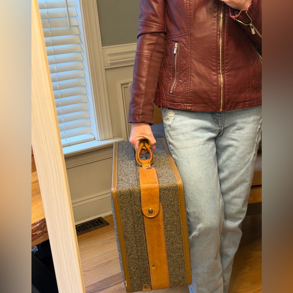 Hartmann Vintage Mid-Century Tweed Suitcase with Toile Interior (EUC) - Picture 3 of 14